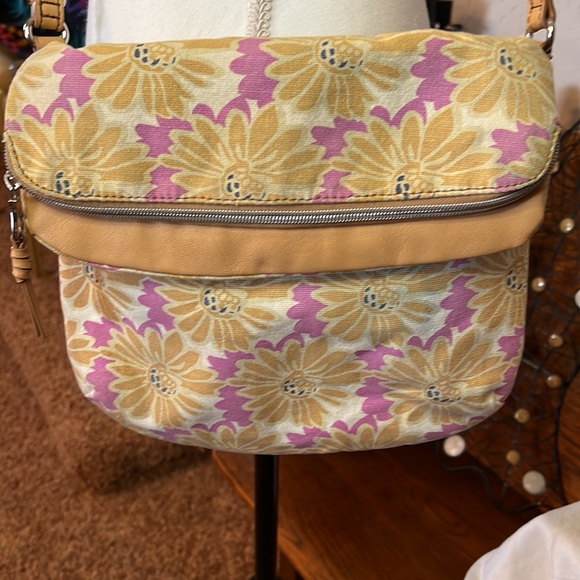 RELIC CROSSBODY BAG - Picture 2 of 10